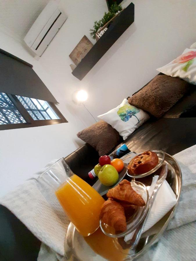 Bohemian & Suites Catedral -Parking เซบีญา ภายนอก รูปภาพ